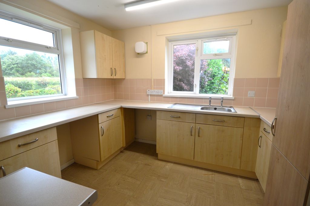 Property photo 2 of 14 Kitchen