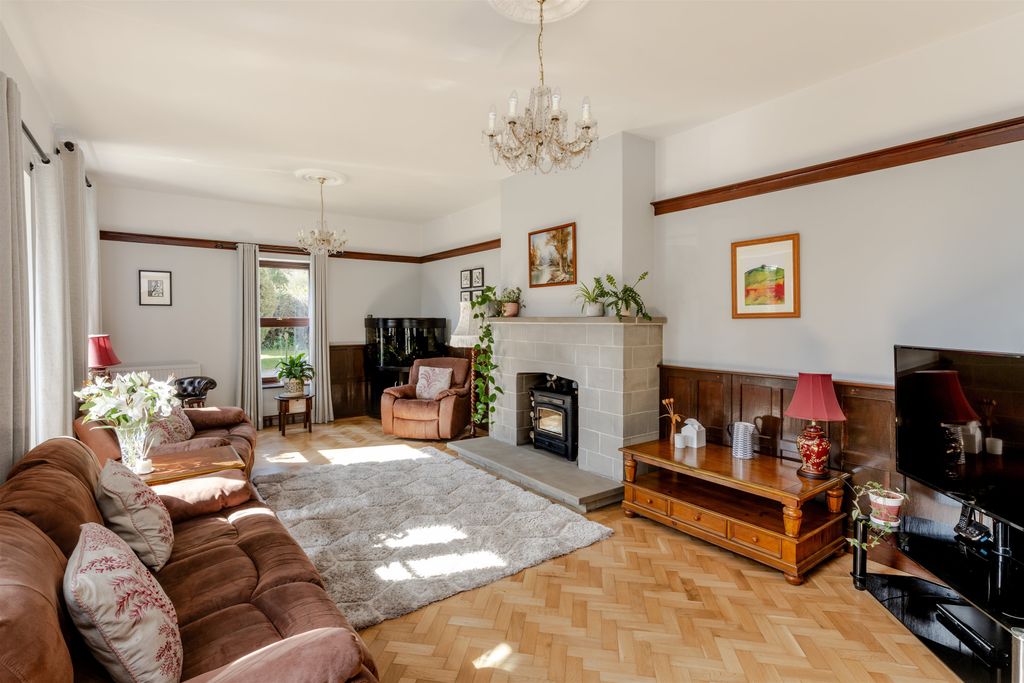 Property photo 3 of 31