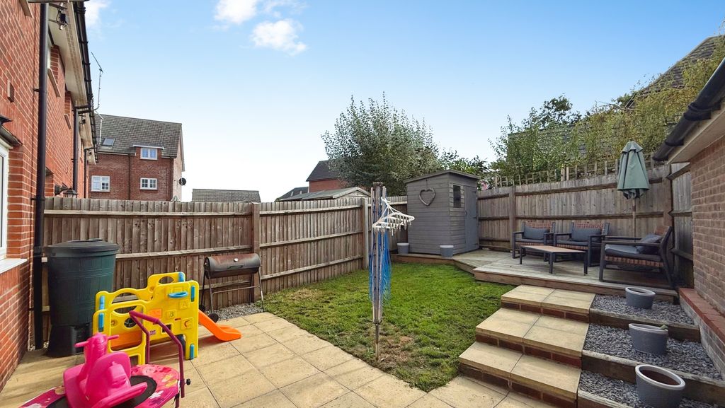 Property photo 2 of 13 Garden