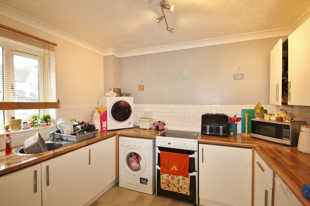 Property photo 3 of 6