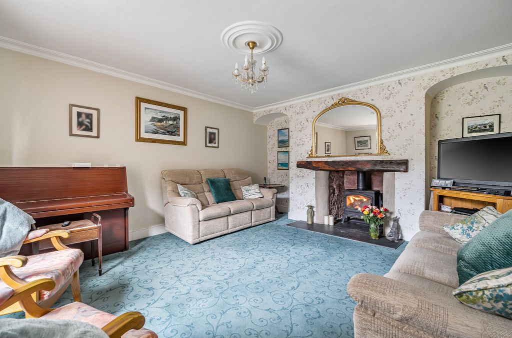 Property photo 3 of 27 1394639-9-6985d2A...