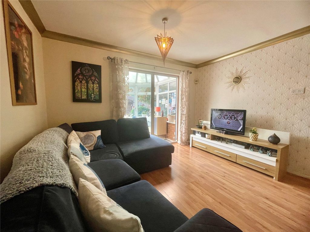 Property photo 2 of 9 Lounge