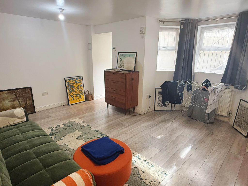 Property photo 3 of 10 Open Plan Living Room/Kitchen