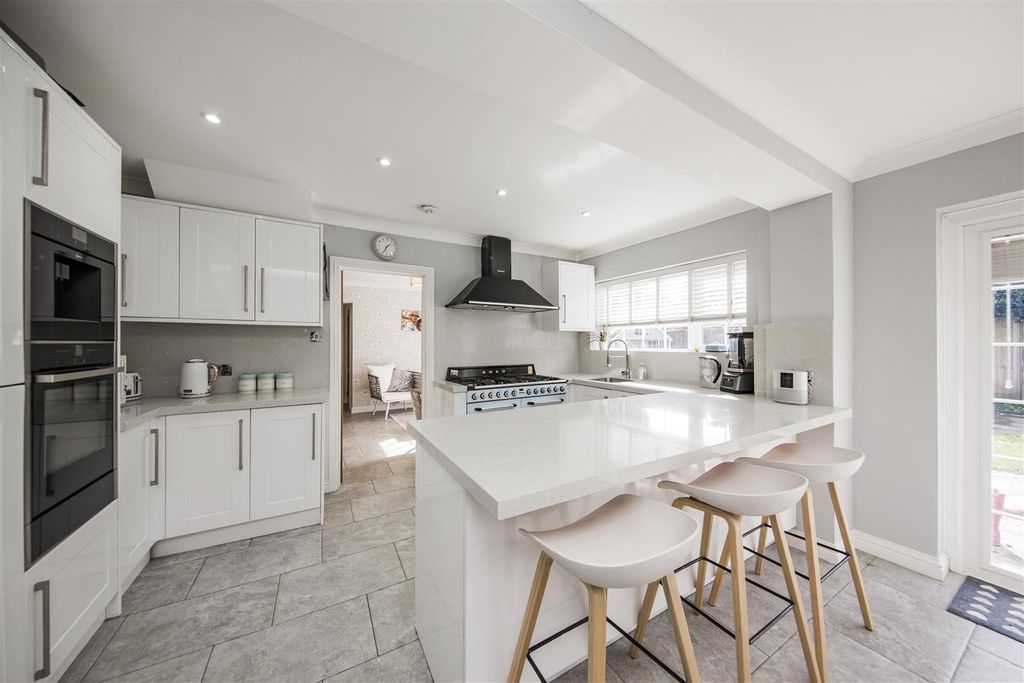 Property photo 3 of 40 Breakfast Bar