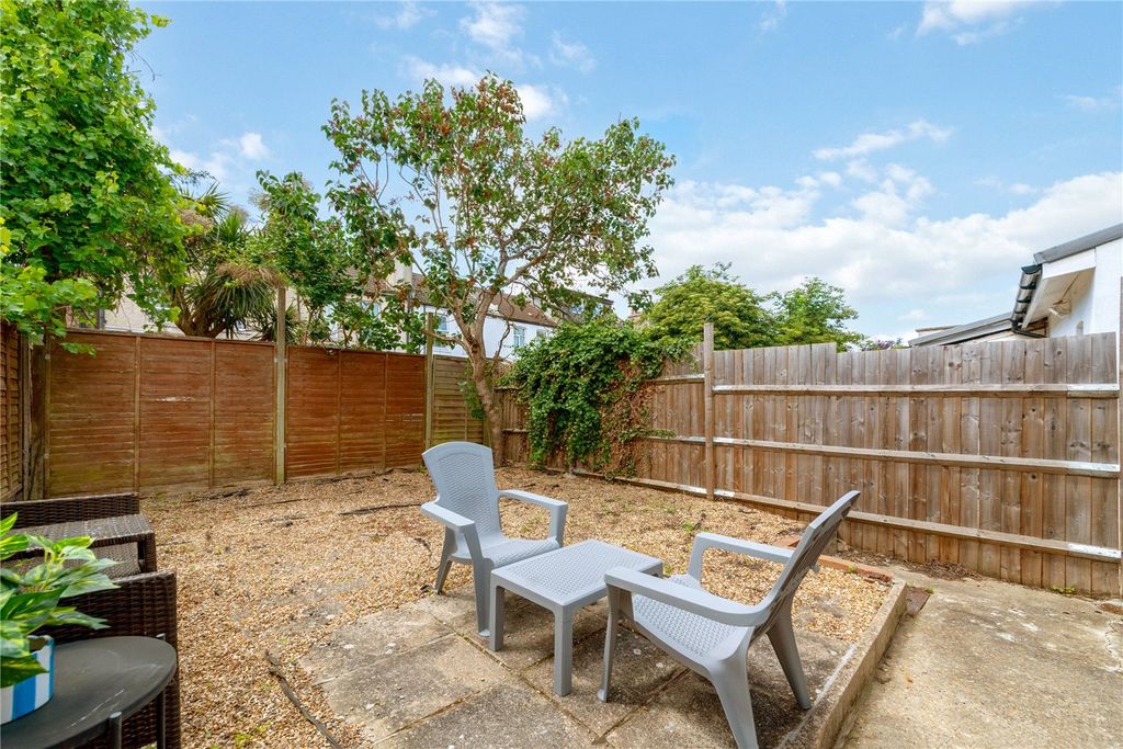 Property photo 2 of 11 Picture No. 18