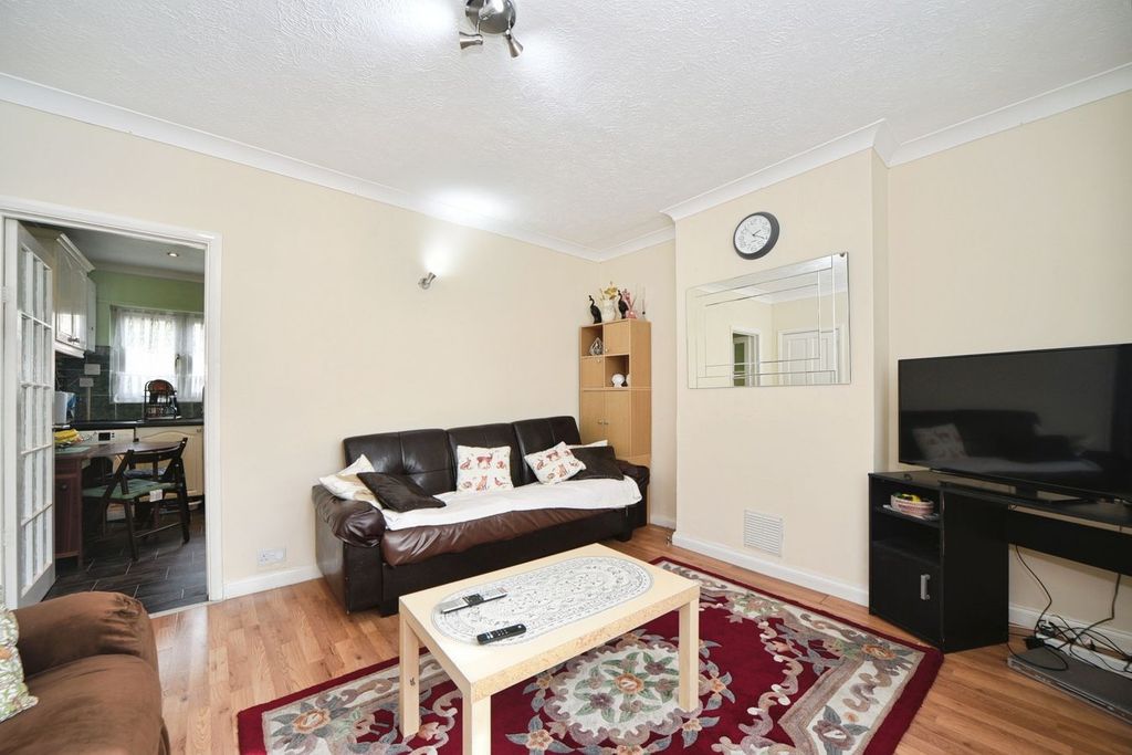 Property photo 3 of 19
