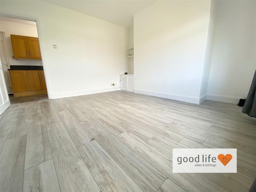 Property photo 2 of 15 Lounge 2.Jpg