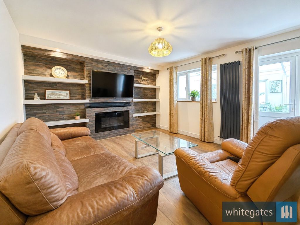 Property photo 3 of 17 Picture No. 01