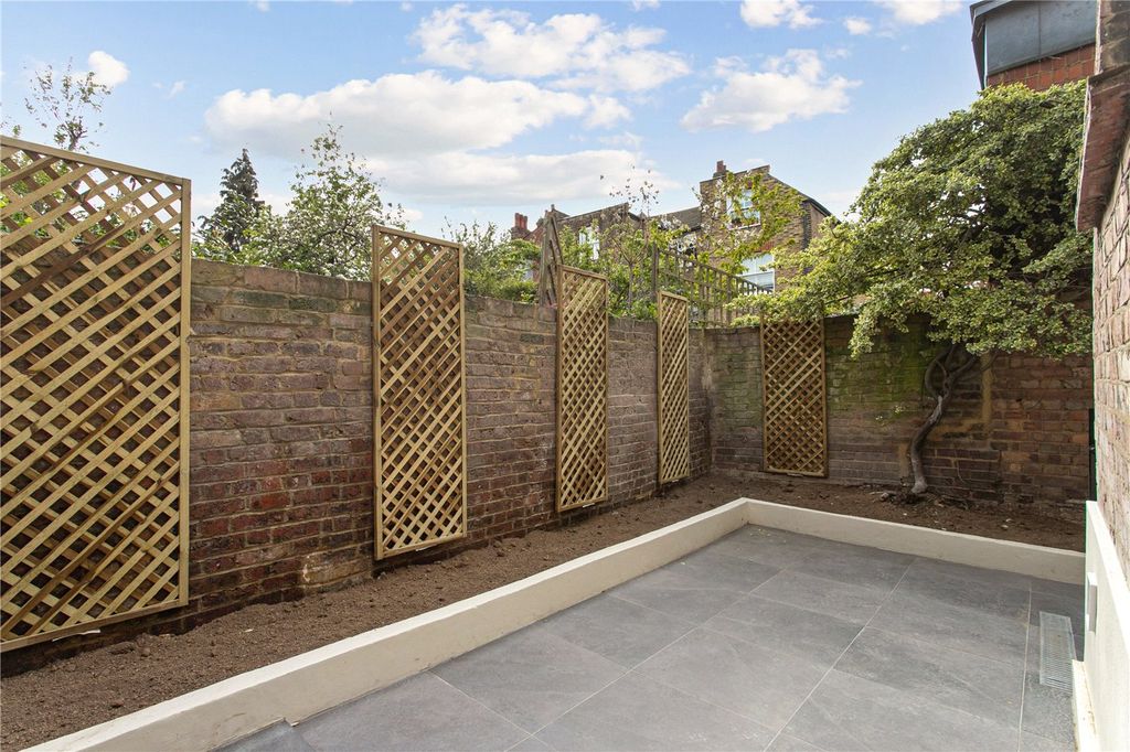 Property photo 3 of 12 Picture No. 14