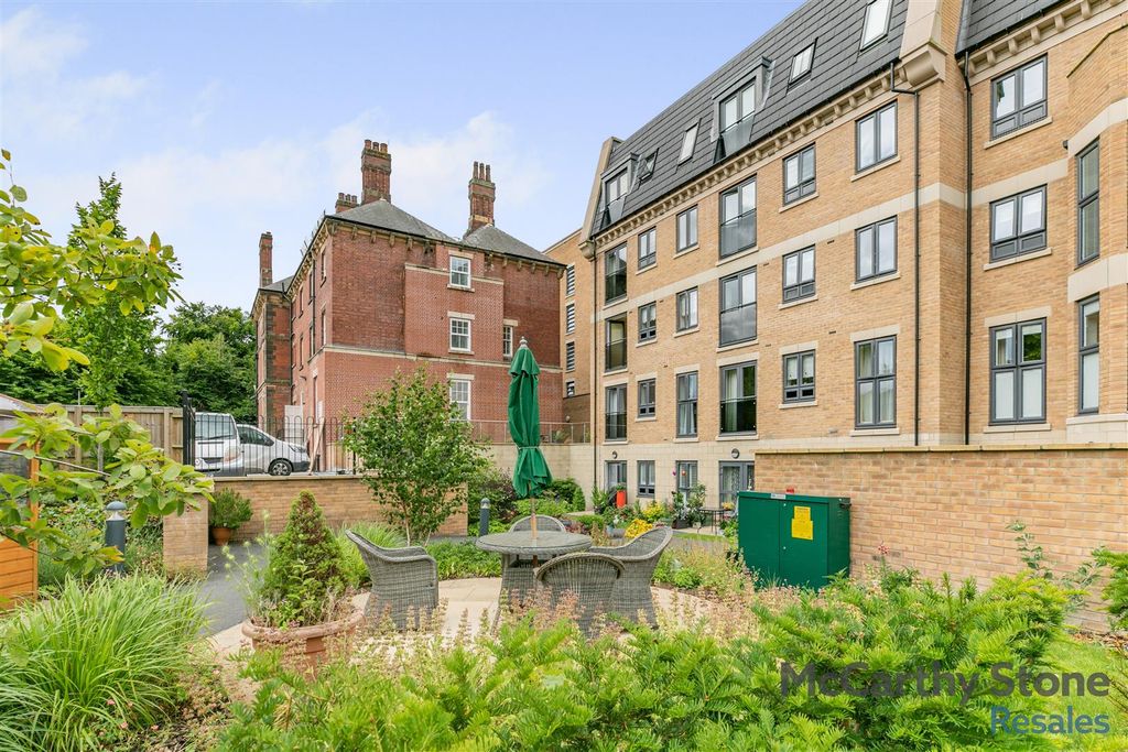 Property photo 1 of 16 8676970-Exterior04.Jpg