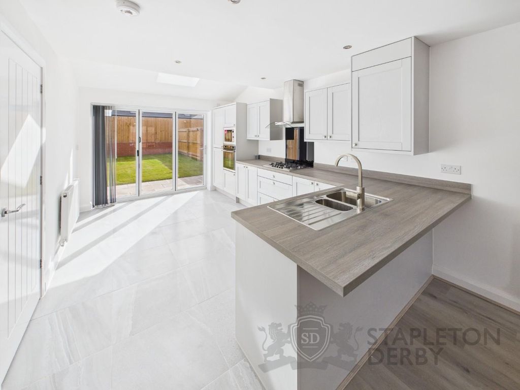 Property photo 3 of 13 Cam04720G0-Pr0136-Still002.Jpg