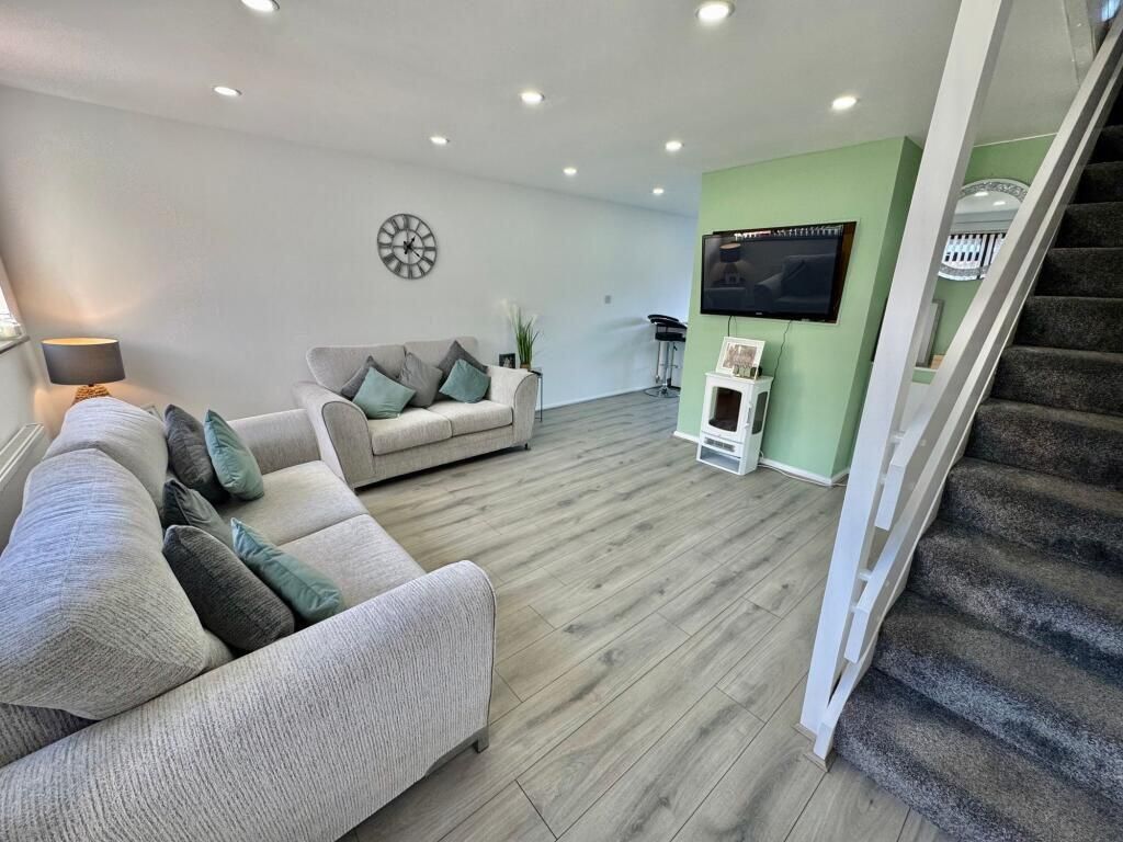 Property photo 3 of 9 Gallery