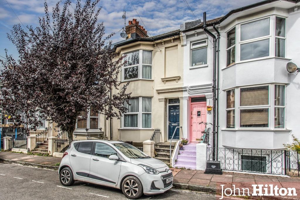 Property photo 1 of 17 Newmarket Road3.Jpg