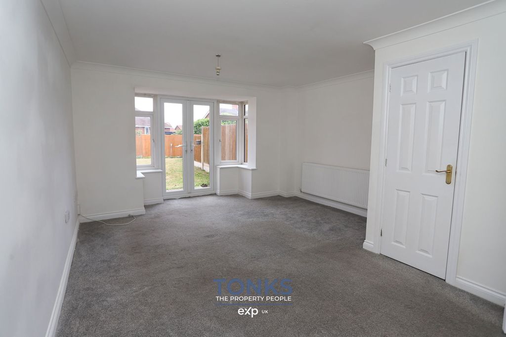 Property photo 3 of 21