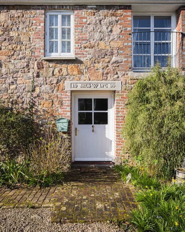 Property photo 3 of 20