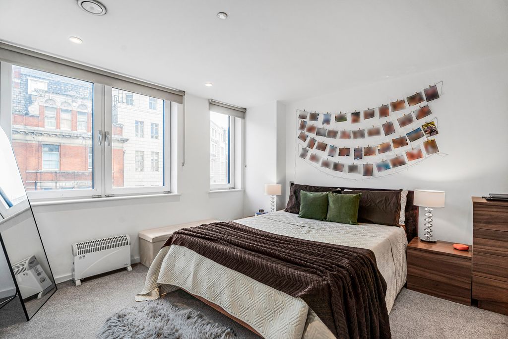 Property photo 3 of 18 Bedroom