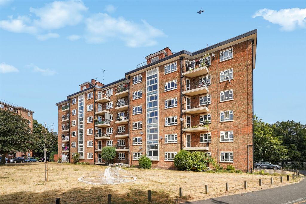 Property photo 1 of 14 Lancaster House