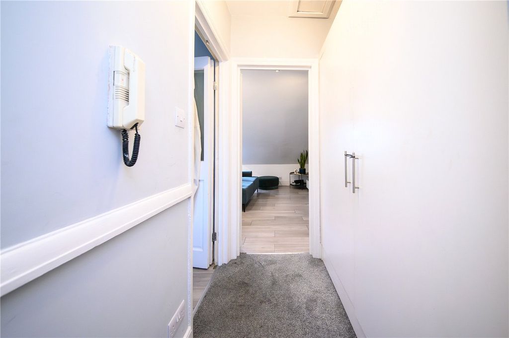 Property photo 2 of 16 Picture No. 30