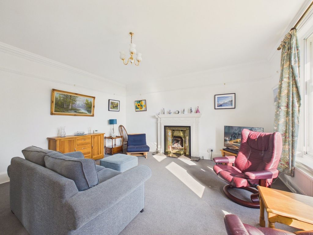 Property photo 2 of 13 Picture No. 17