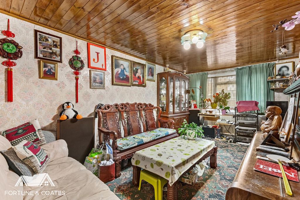 Property photo 2 of 13 Spinningwheelmead_9.Jpg