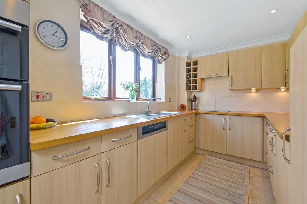 Property photo 3 of 23