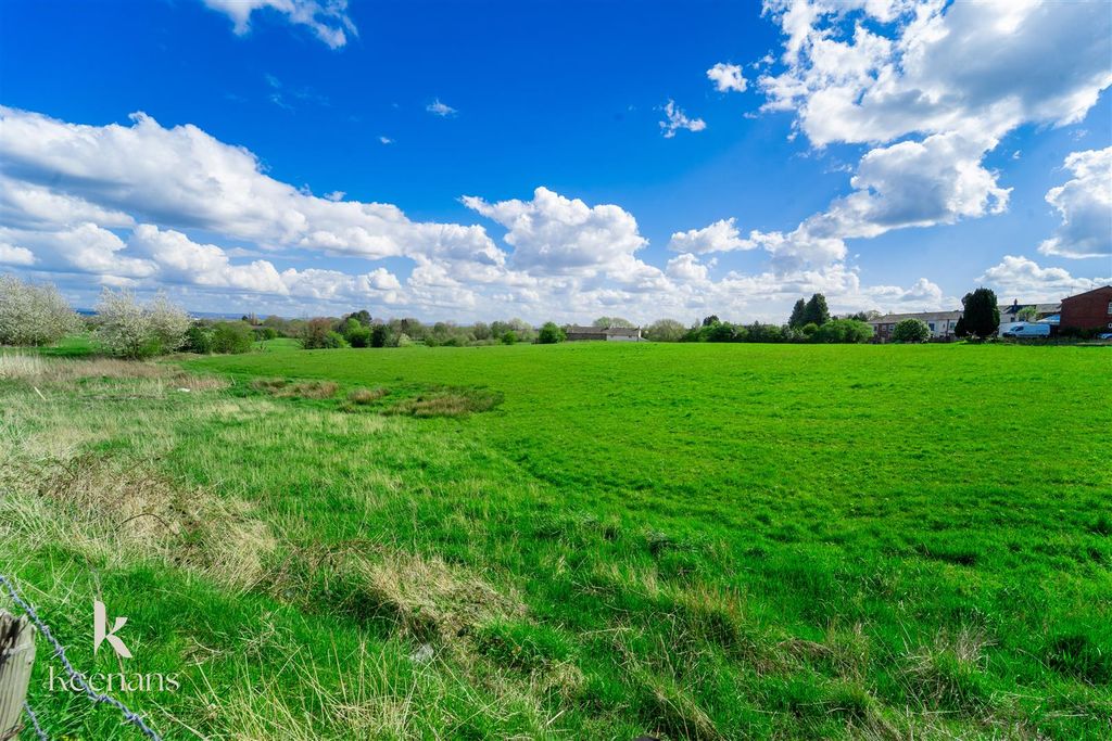 Property photo 3 of 18 2.Jpg