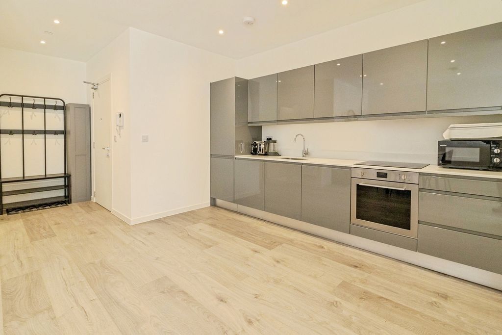 Property photo 3 of 17 Photo