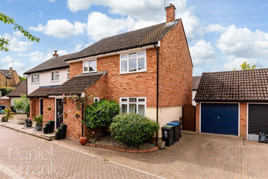 Property photo 1 of 23