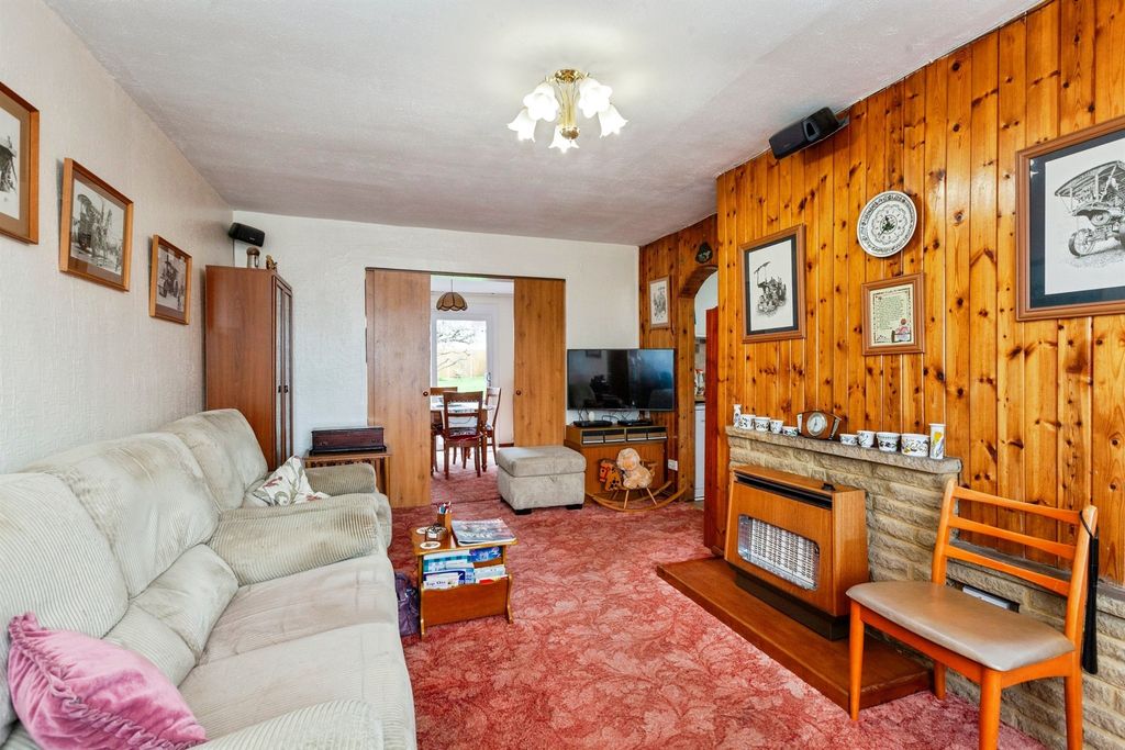 Property photo 2 of 22