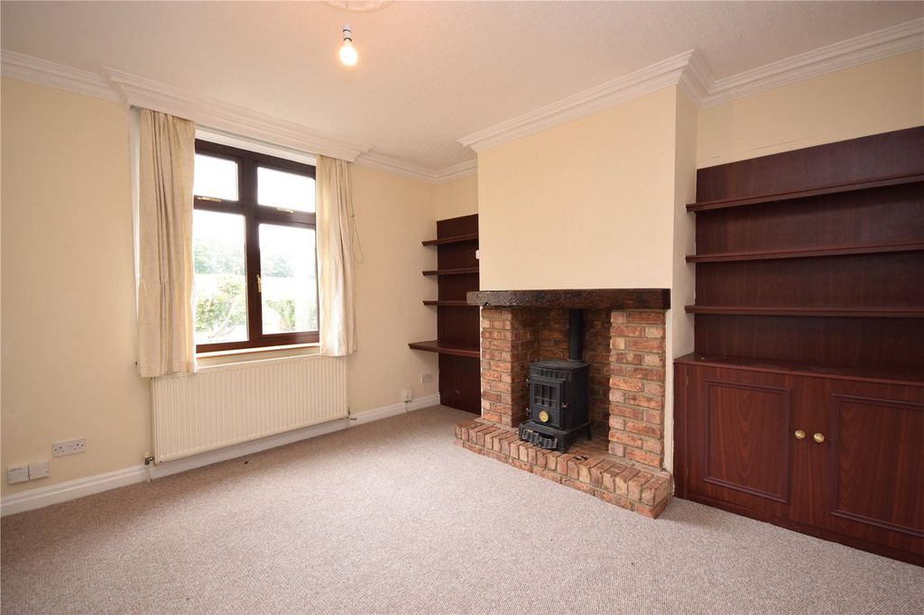 Property photo 2 of 16 Picture No. 11