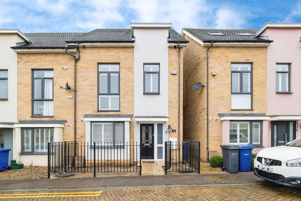 Property photo 1 of 20 Front