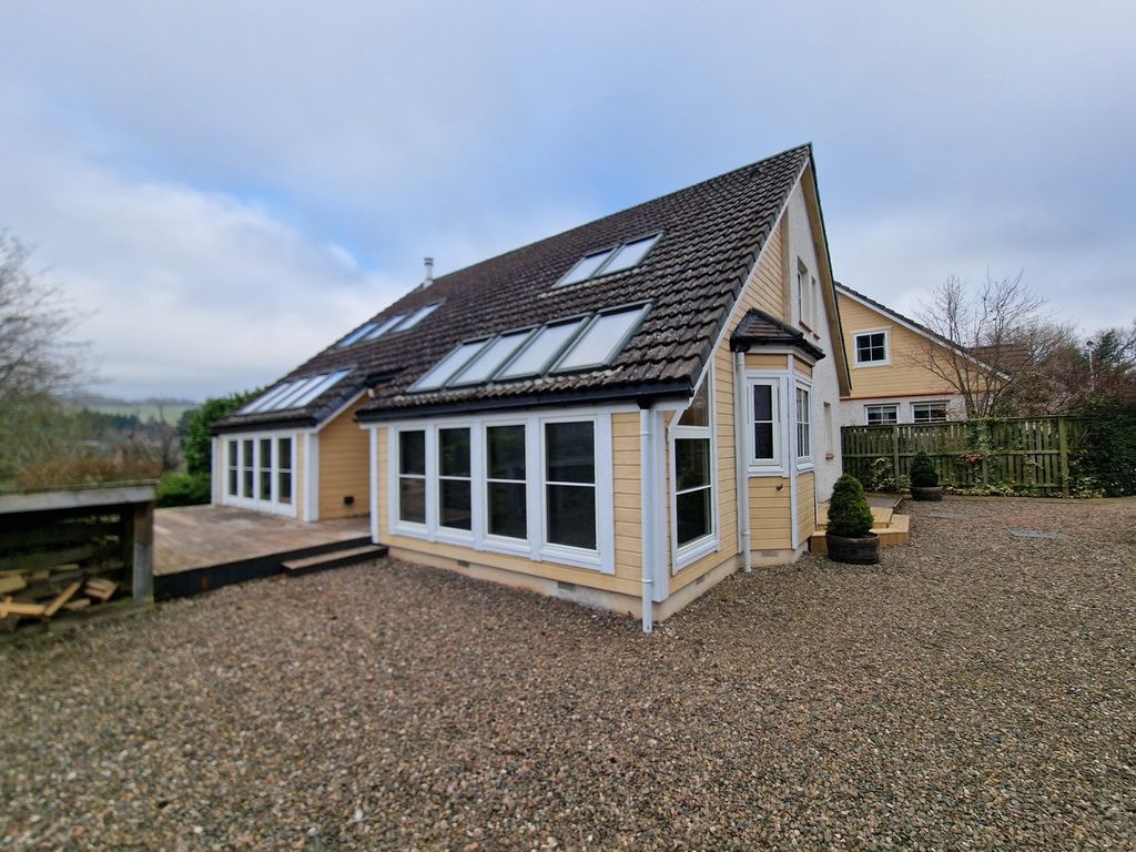 Property photo 3 of 40
