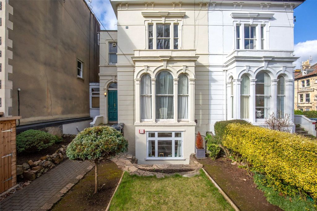 Property photo 2 of 13 Picture No. 27