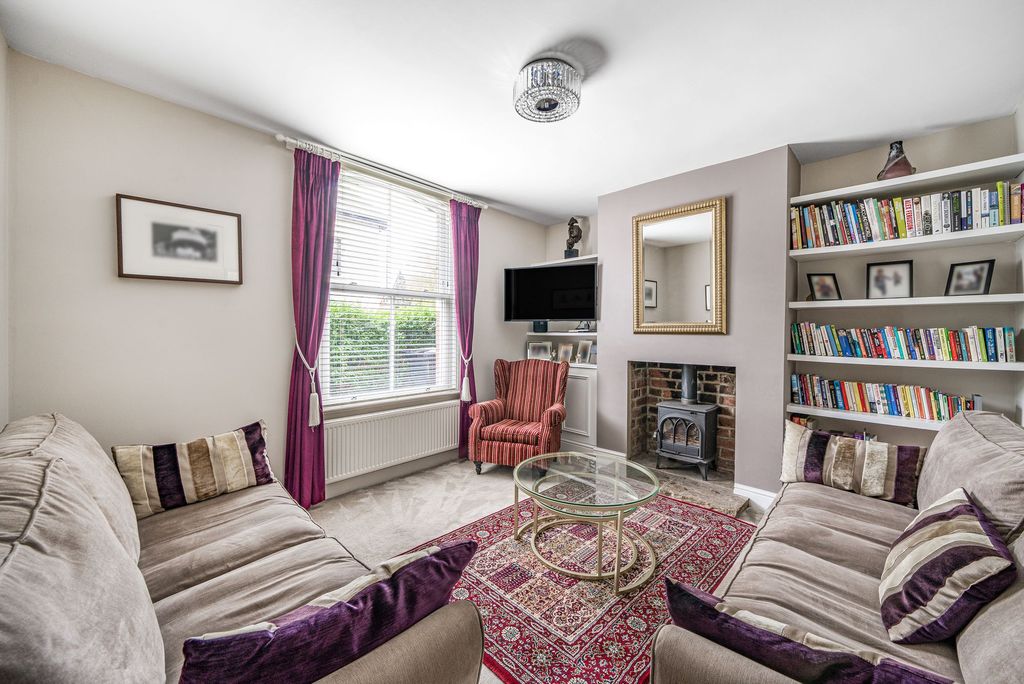 Property photo 2 of 10