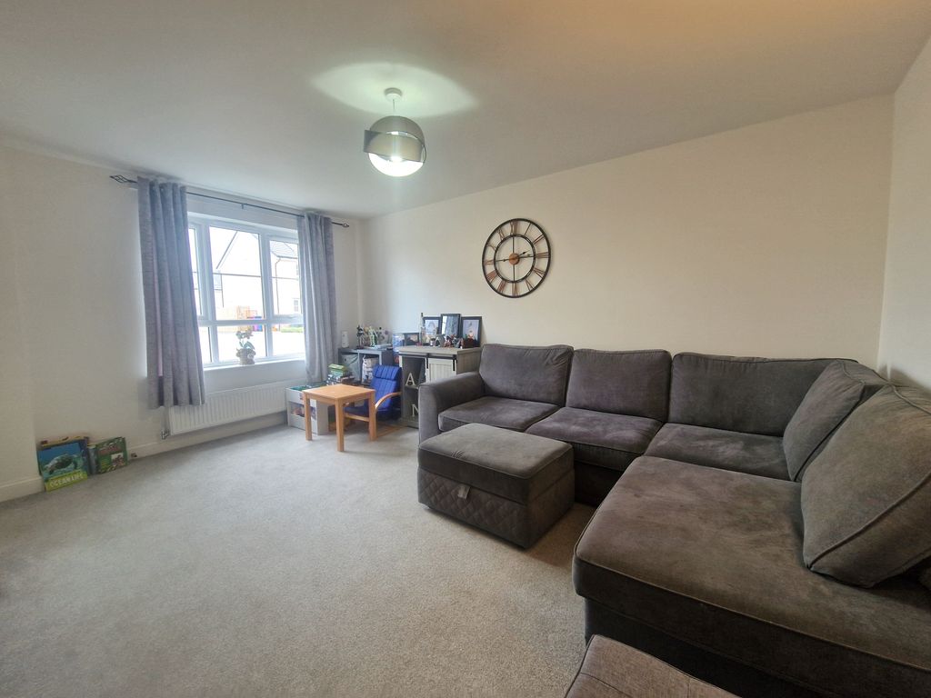 Property photo 3 of 18