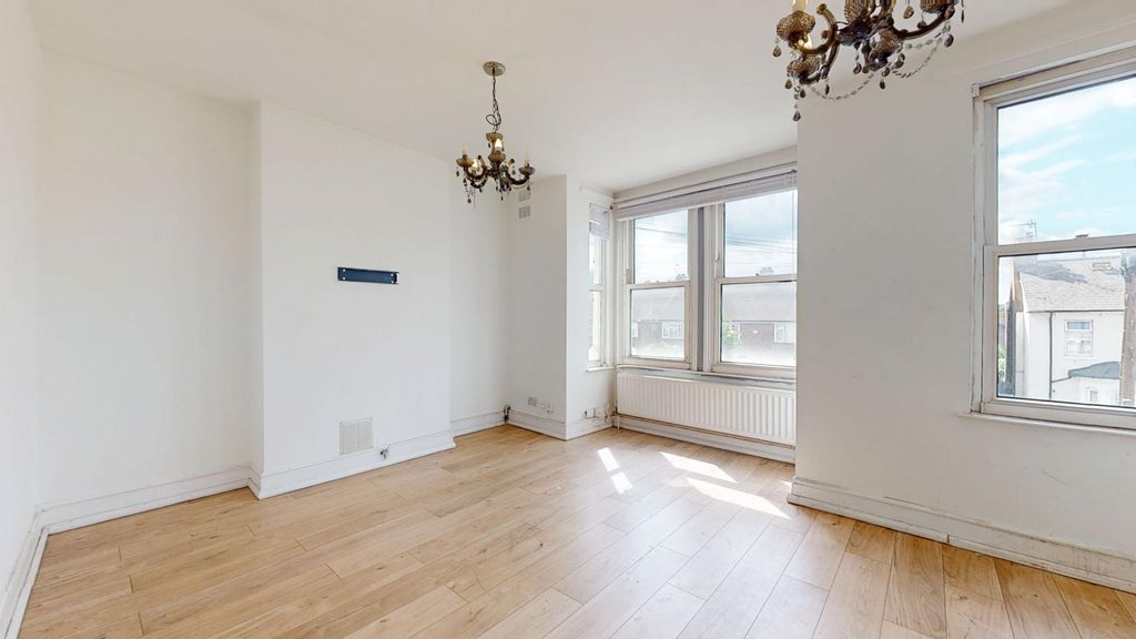Property photo 3 of 15 Flat B, 55 Colworth Road, Leytonstone, London, E11 1Ja