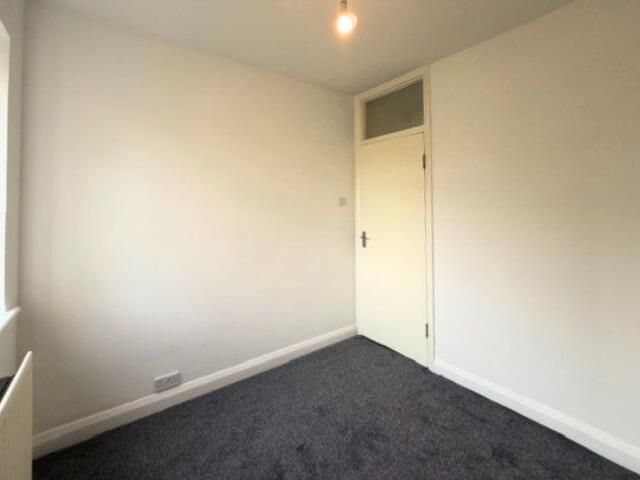 Property photo 3 of 7 6B0c92A3-Da95-4E3B-8960-B9097106A12c.Jpg