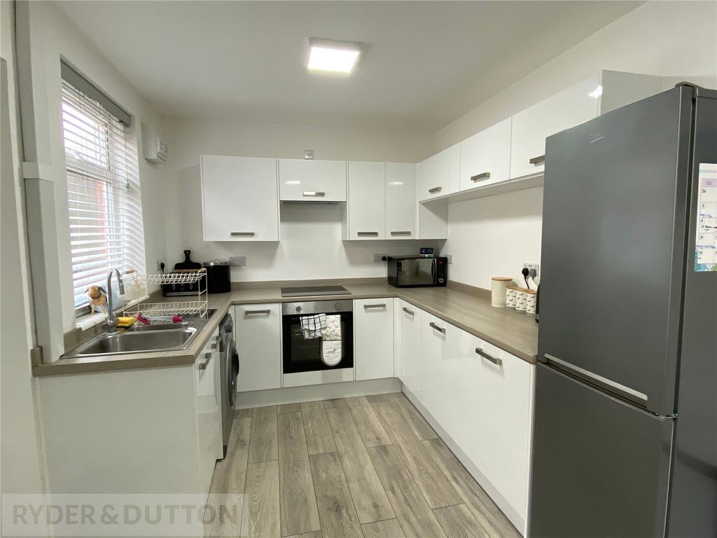 Property photo 3 of 10 Dining Kitchen