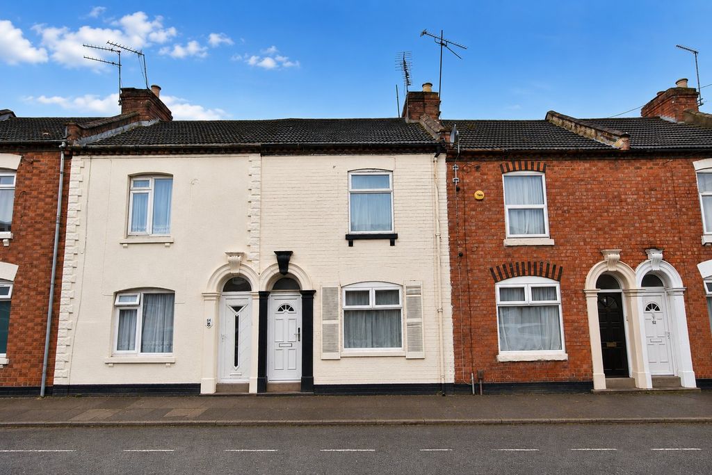 Property photo 1 of 8