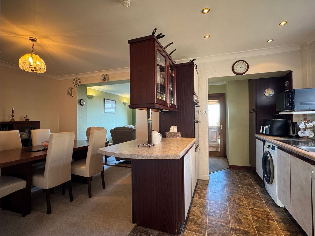 Property photo 3 of 28 Kitchen Diner