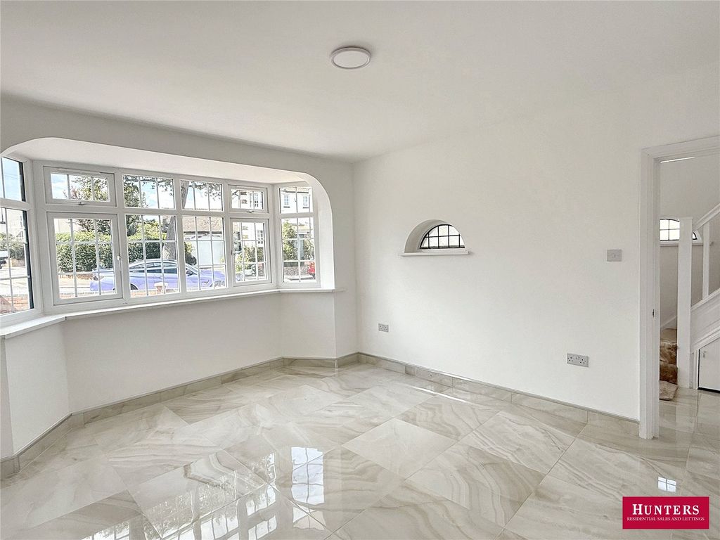 Property photo 2 of 21 Picture No. 05