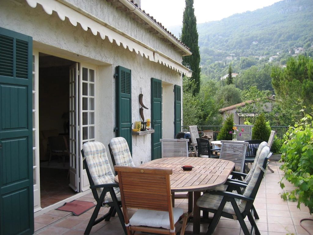 Property photo 2 of 34