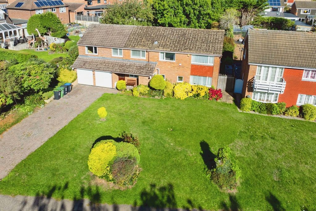 Property photo 1 of 17
