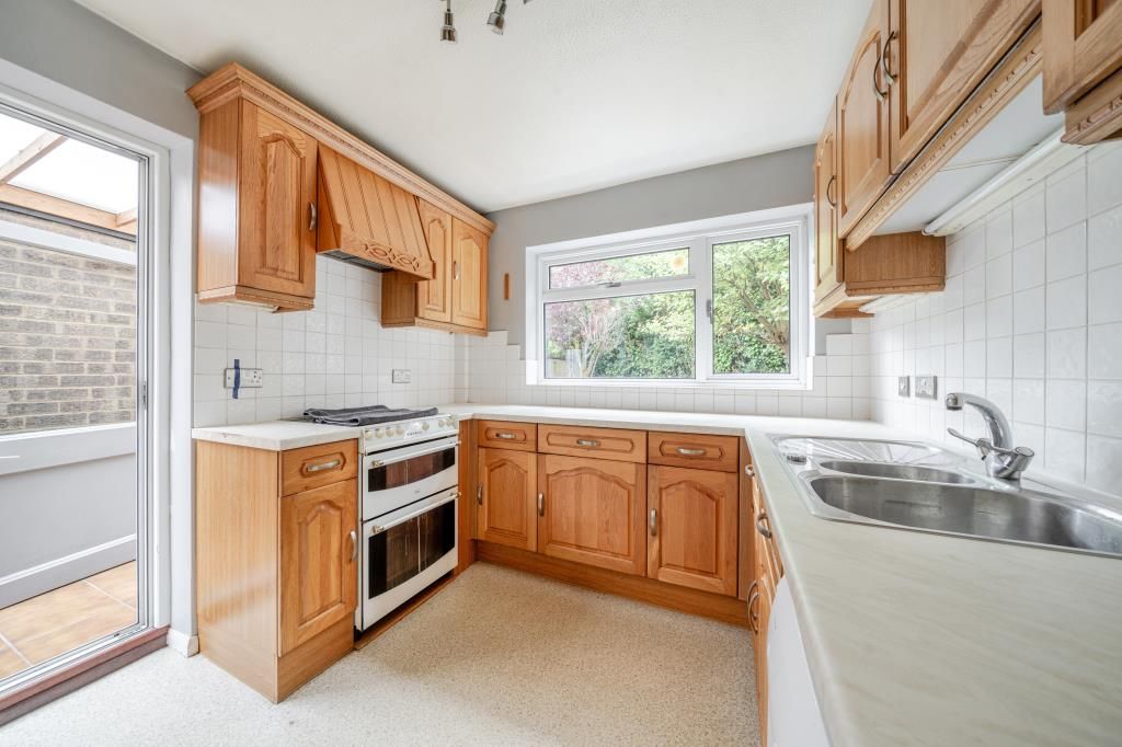Property photo 2 of 18 Kitchen