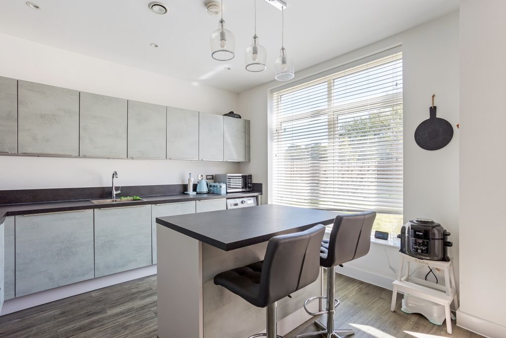 Property photo 3 of 13 Kitchen