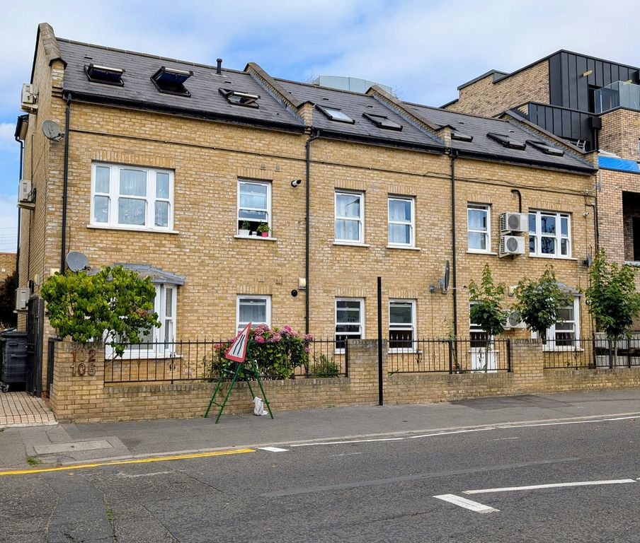 Property photo 1 of 2 Regency Court - Front1