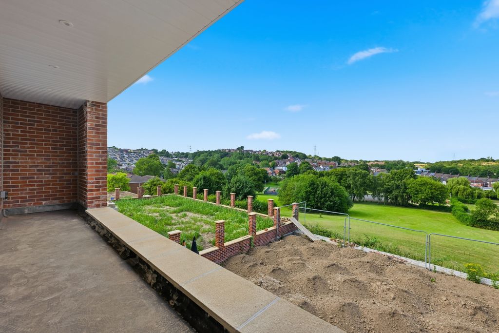 Property photo 1 of 13 P2018786