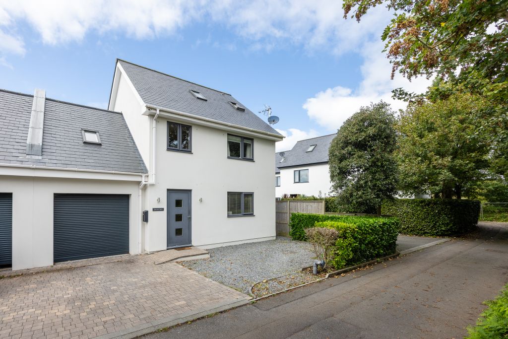 Property photo 2 of 20