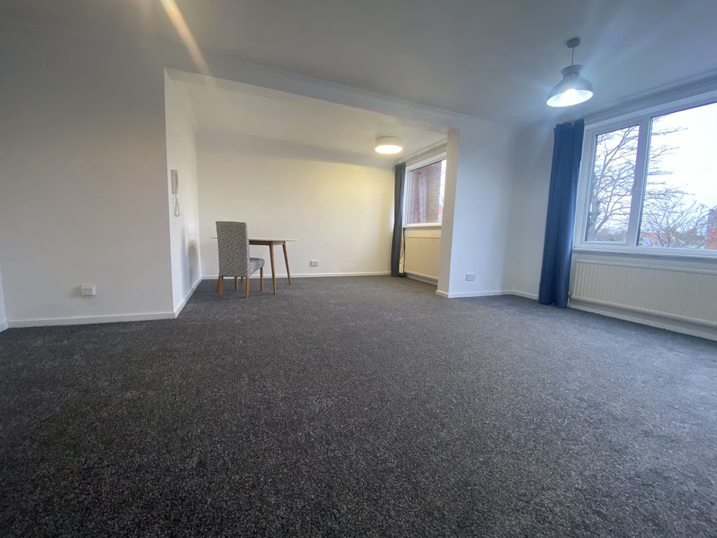 Property photo 3 of 10 Photo 8