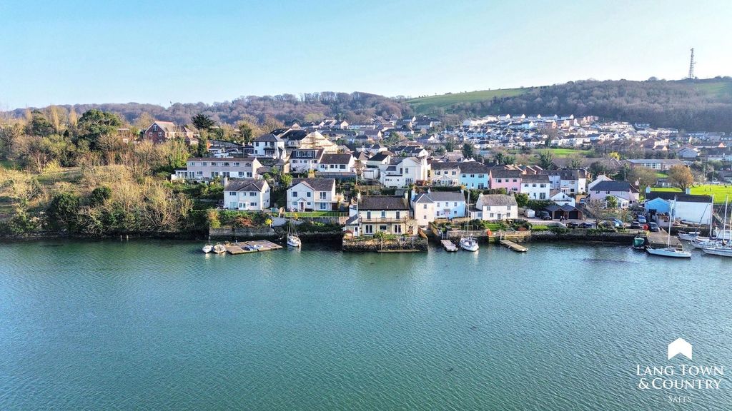 Property photo 1 of 25